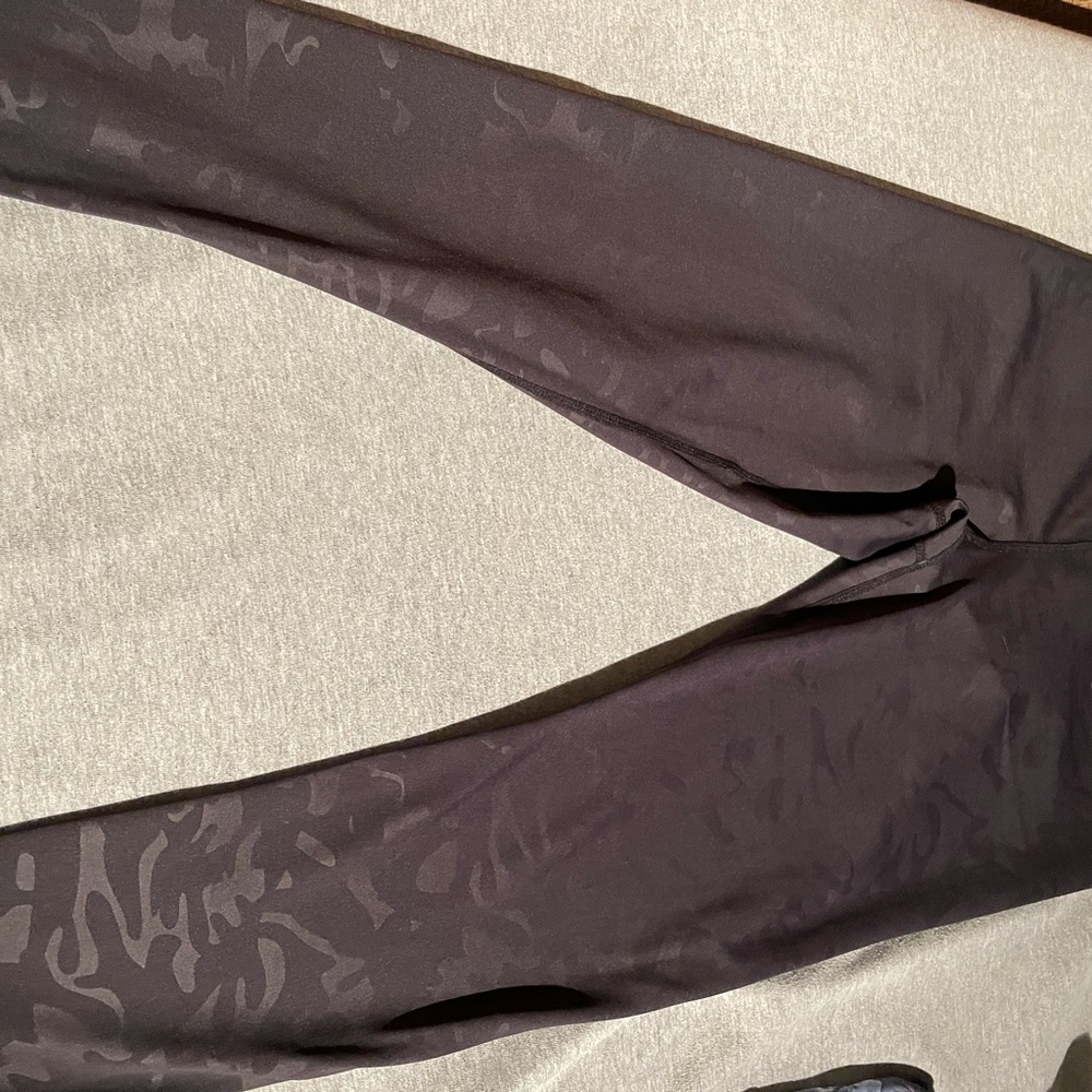 Zyia dark Camo tights size 8-10